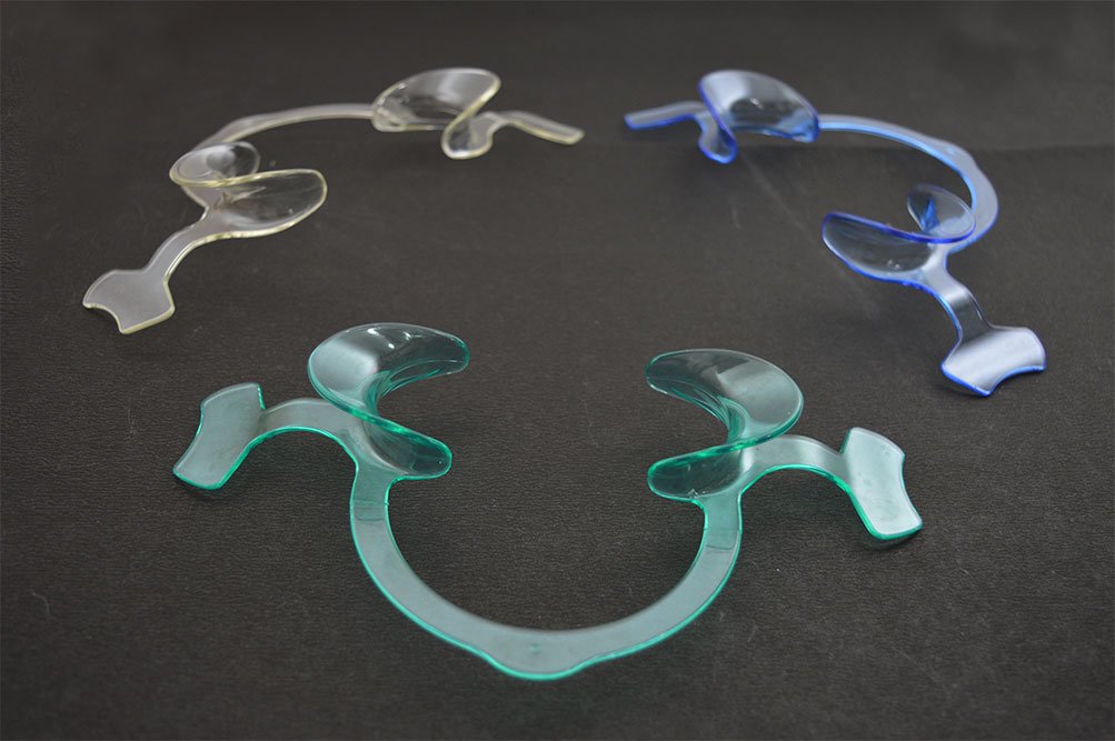 Captain Orthodontics Captain Flexi Premium Cheek and Tongue Retractor with wings, flexible dental retractor for orthodontic procedures.