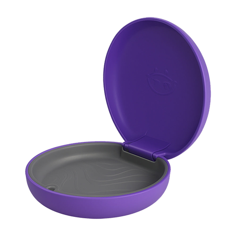 Captain Orthodontics Captain Slim Aligner Case in violet with silicone layer, denture and retainer box for secure storage.