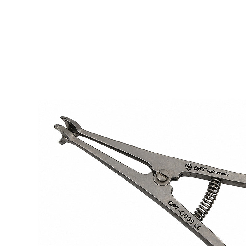 CAT Instruments anterior band forming plier for banding procedures, featuring ergonomic design and precision for veterinary use.