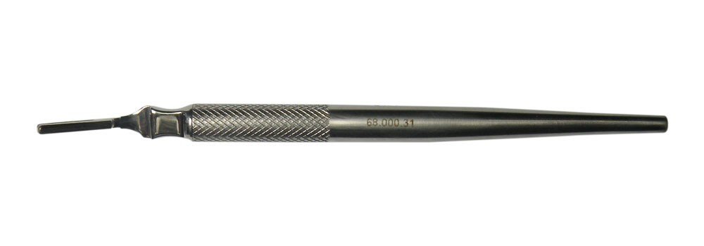 CAT Instruments surgical scalpel handle No 3, straight, metal handle for precision surgical procedures.