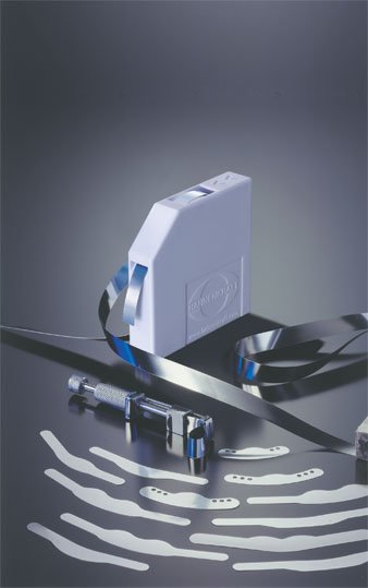 Hahnenkratt Matrix Bands dental product, Tofflemire style, shown in packaging for restorative dental procedures.