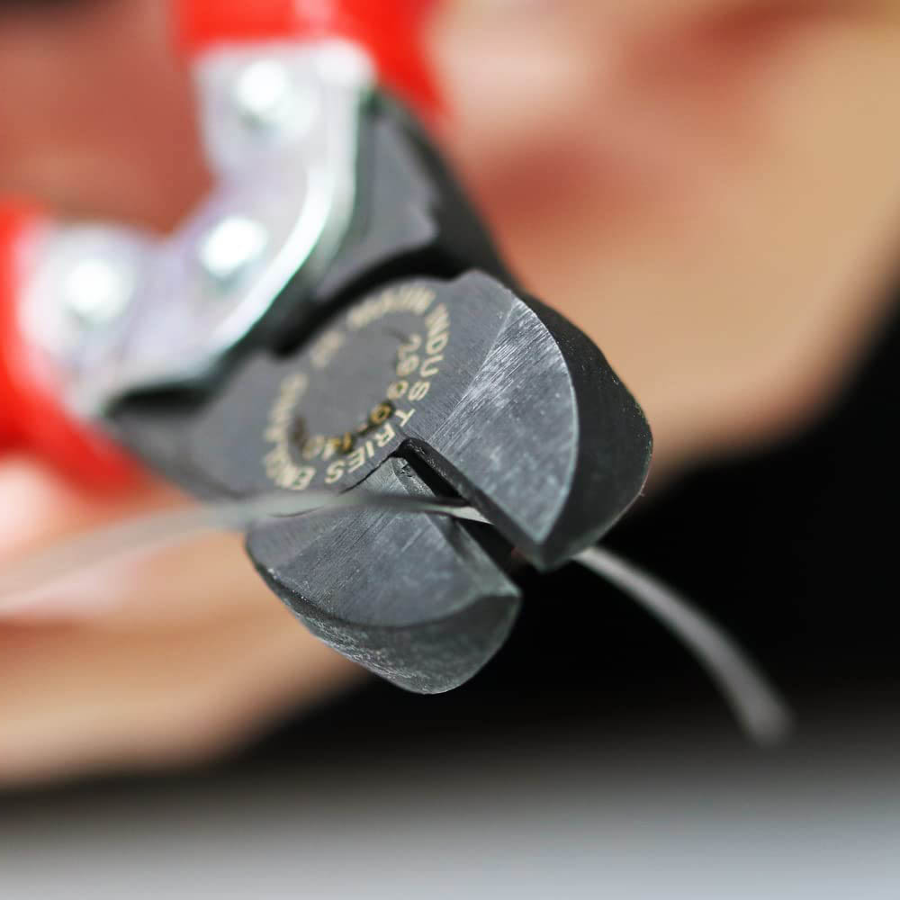 Maun Mini Heavy Wire Cutter with protective sleeve, compact tool for cutting thick wires, durable and ergonomic design.