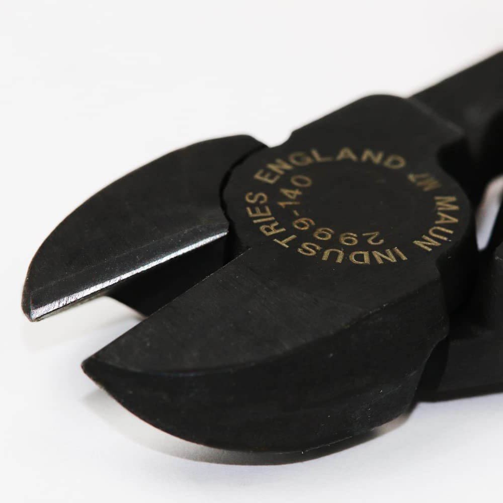Maun Mini Heavy Wire Cutter with protective sleeve for precise cutting of thick wires, ideal for electrical work.