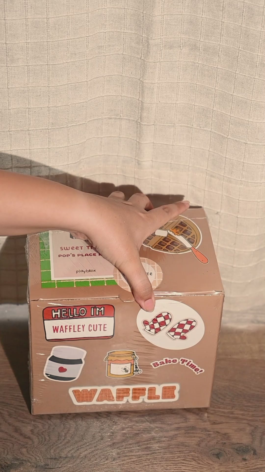 Load video: Sweet Treat - Waffle Maker Beige Color