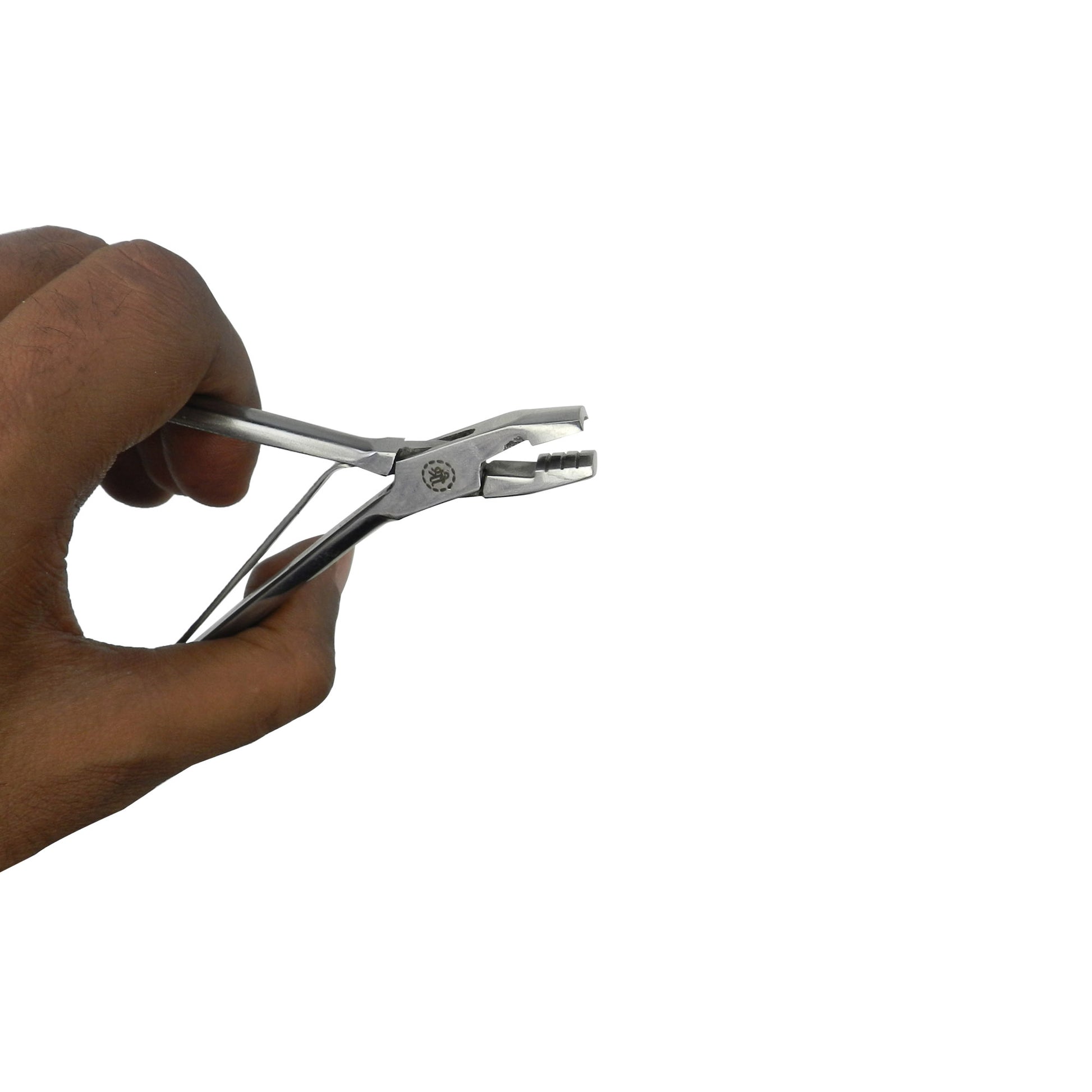 Shree De La Rosa orthodontic De La Rosa with grooves, clear dental archwire for braces, by Shree Orthodontics.