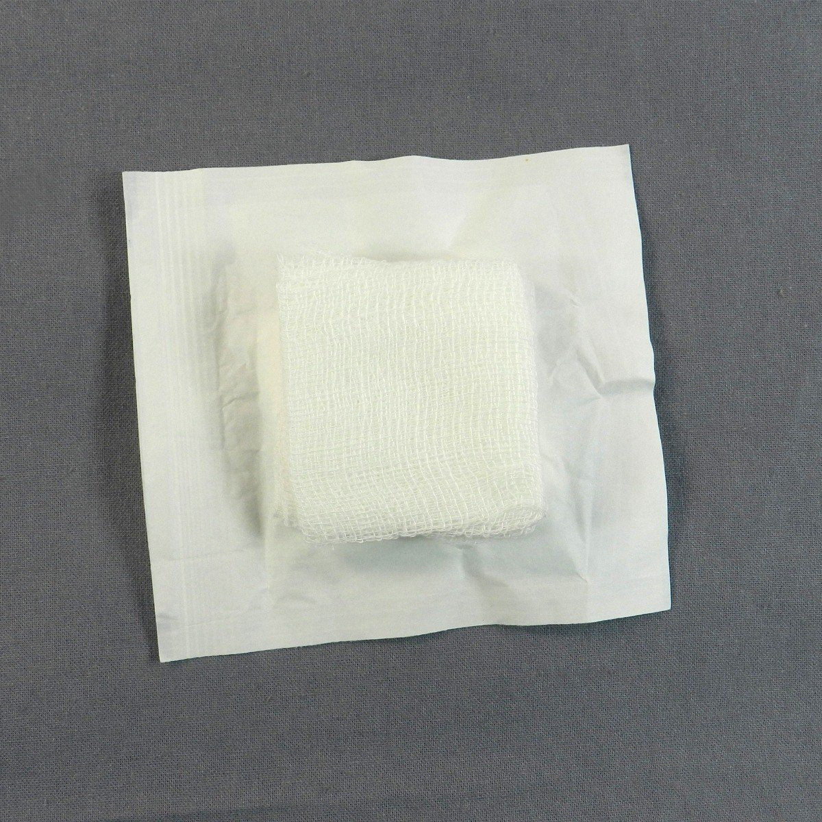 Vivon absorbent sterile cotton gauze swabs, 5x5 cm, 12-ply, ideal for medical wound dressing and care.